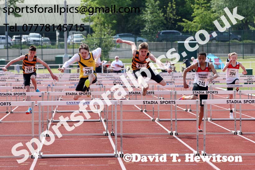 Boys under-15 hurdles, North Eastern Track and Fields Champs., Middlesbrough. Photo: David T. Hewitson/Sports for All Pics
